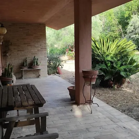 Villa Regno: Elegante Con Piscina Immersa Nel Verde Torre San Patrizio