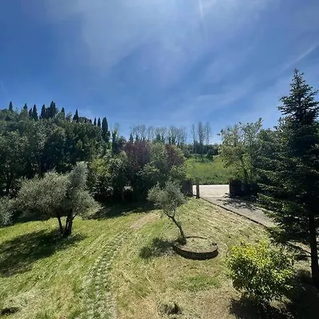 Regno: Elegante Con Piscina Immersa Nel Verde Villa